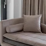 Sea&lake Stylish With Air Conditioning And Parking Near The In By Renters Lägenhet *