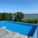 Lägenhet Sea&lake Stylish With Air Conditioning And Parking Near The In By Renters *
