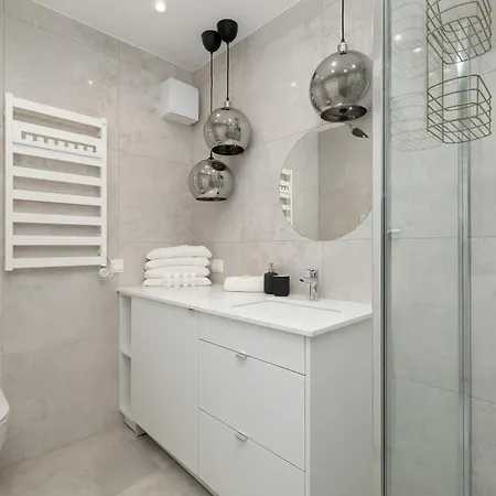 Apartment Sea&lake Stylish With Air Conditioning And Parking Near The In By Renters Mielno (Koszalin)