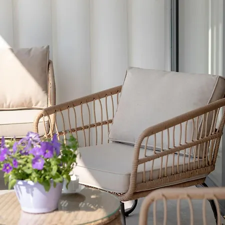 Sea&lake Stylish With Air Conditioning And Parking Near The In By Renters 미엘노