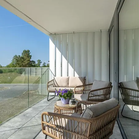Apartment Sea&lake Stylish With Air Conditioning And Parking Near The In By Renters *