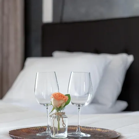 Sea&lake Stylish With Air Conditioning And Parking Near The In By Renters 아파트 *