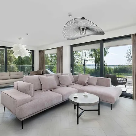 Sea&lake Stylish With Air Conditioning And Parking Near The In By Renters