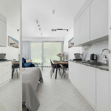 Sea&lake Stylish And With Air Conditioning And Parking Near The In By Renters