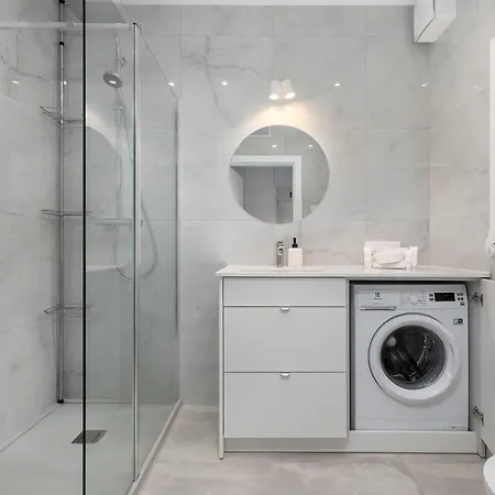 Sea&lake Stylish And With Air Conditioning And Parking Near The In By Renters *