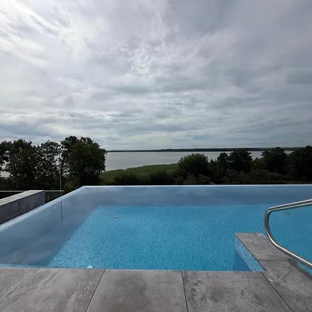 Sea&lake Stylish And With Air Conditioning And Parking Near The In By Renters Mielno